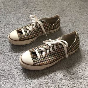 plaid low top converse size 7
